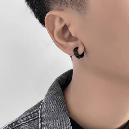 Titanium steel earrings, cool and stylish ear clips for men, no ear piercing, trendy and personalized stud earrings for men, black and versatile for men.