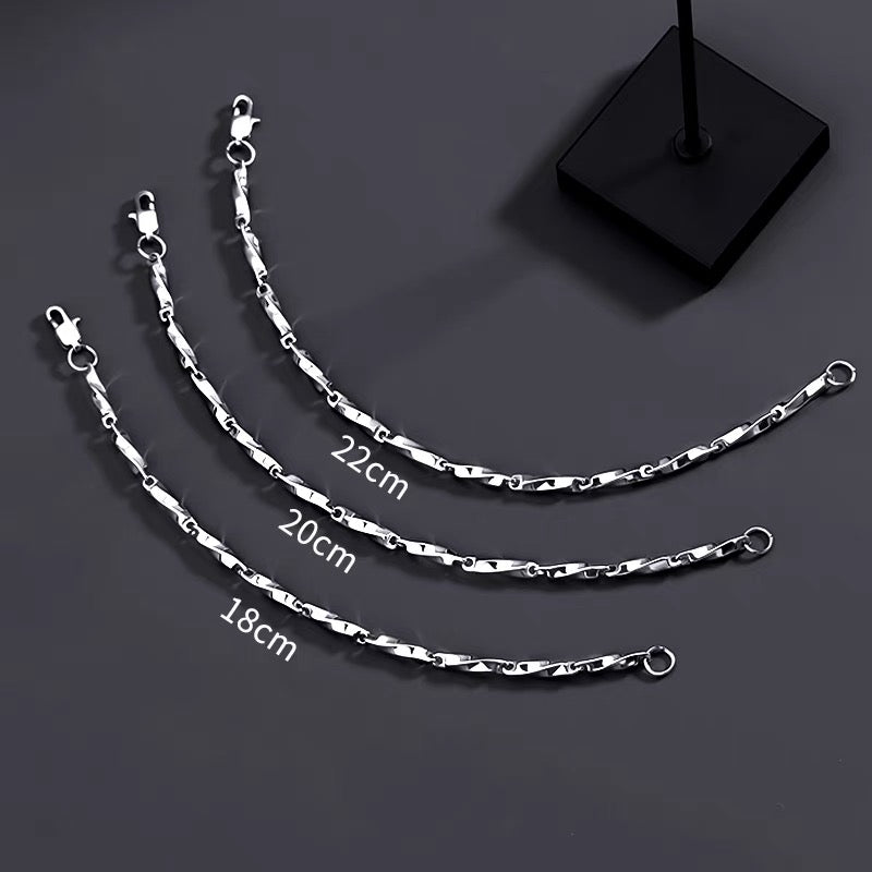 Titanium steel pendant, personalized guitar necklace, men's accessories, simple sweater chain, choker chain, simple luxury couple's jewelry