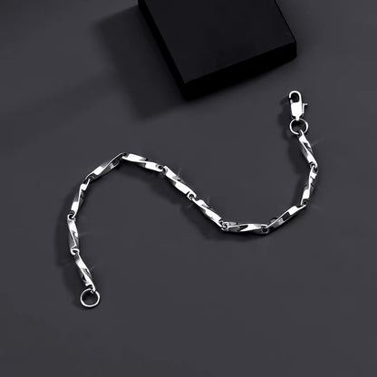 Titanium steel pendant, personalized guitar necklace, men's accessories, simple sweater chain, choker chain, simple luxury couple's jewelry