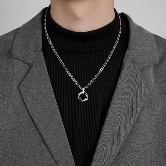 Titanium steel necklace with diamond-shaped matrix pendant, unisex hip-hop necklace, versatile and fashionable accessory, simple and distinctive design.