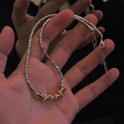 Titanium steel necklace, gold and silver twisted necklace for men, short-length collar chain, trendy accessory, unique jewelry, suitable for both men and women.