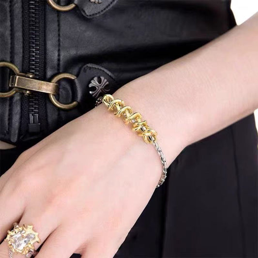 Titanium steel necklace, gold and silver twisted necklace for men, short-length collar chain, trendy accessory, unique jewelry, suitable for both men and women.