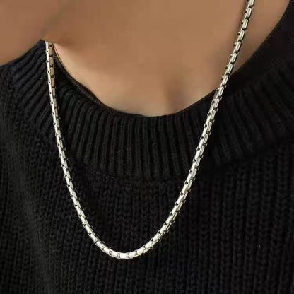 Titanium steel necklace for men, simple design, collar chain, versatile accessory that won't fade, minimalist and stylish, perfect for everyday wear.