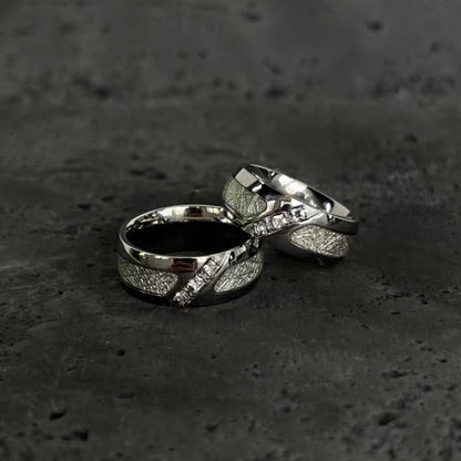 Titanium-steel synthetic zircon ring, square-cut diamond and mist-snow pattern ring for men, light luxury ring, trendy and fashionable accessory