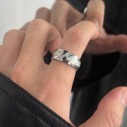 Titanium-steel synthetic zircon ring, square-cut diamond and mist-snow pattern ring for men, light luxury ring, trendy and fashionable accessory