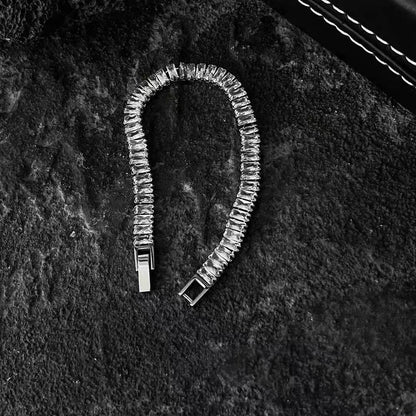 Design-oriented micro-embellished bracelet for men and women, light and luxurious, exclusive, high-end, exquisite, fashionable, trendy, versatile, and perfect for couples.