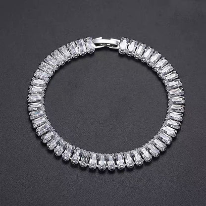 Design-oriented micro-embellished bracelet for men and women, light and luxurious, exclusive, high-end, exquisite, fashionable, trendy, versatile, and perfect for couples.