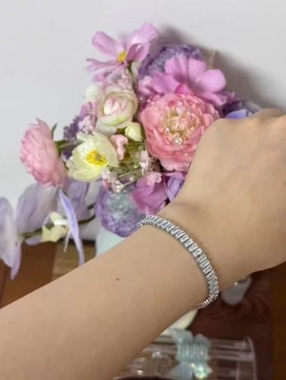Design-oriented micro-embellished bracelet for men and women, light and luxurious, exclusive, high-end, exquisite, fashionable, trendy, versatile, and perfect for couples.
