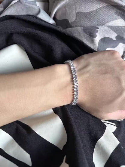 Design-oriented micro-embellished bracelet for men and women, light and luxurious, exclusive, high-end, exquisite, fashionable, trendy, versatile, and perfect for couples.