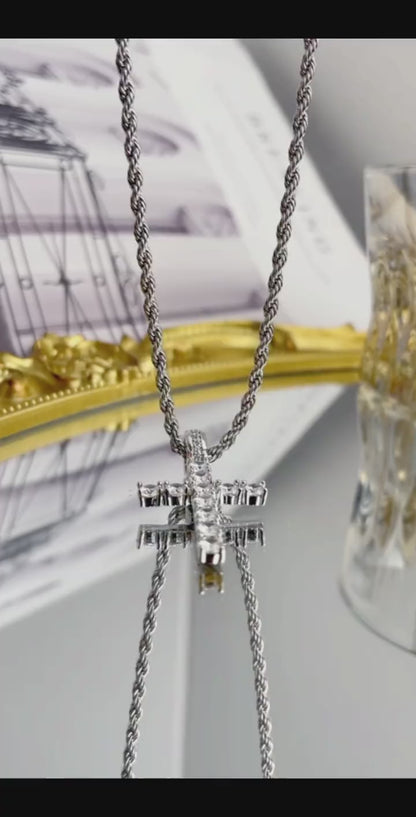 Titanium steel necklace, dazzling cross pendant necklace, zircon pendant, men's fashion, versatile pendant, couple accessory