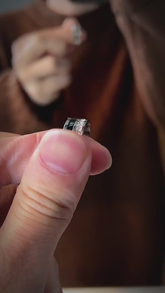 Rotatable titanium steel diamond-encrusted Roman numeral ring for men and women, fashionable, niche, high-end, edgy ring for the index finger.